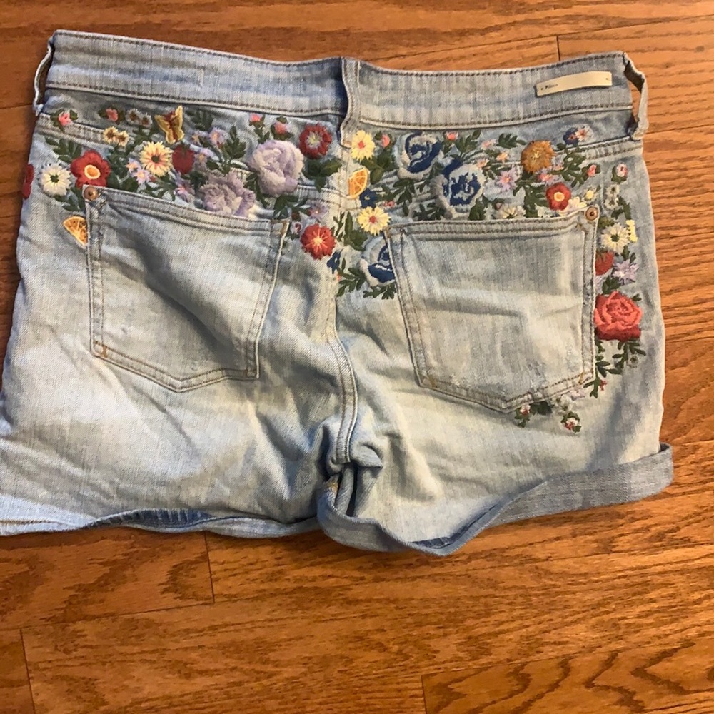 Pilcro embroidered shorts, size 27, like new